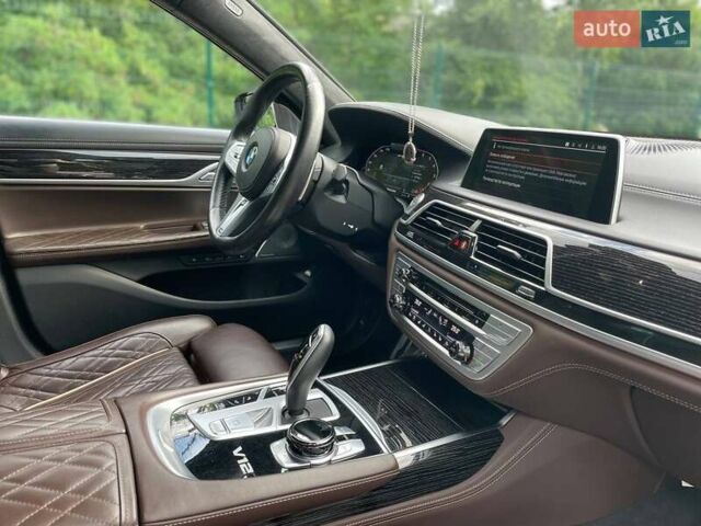 Серый БМВ 7 Серия, объемом двигателя 6.59 л и пробегом 85 тыс. км за 85000 $, фото 31 на Automoto.ua