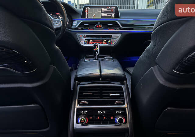 Серый БМВ 7 Серия, объемом двигателя 3 л и пробегом 54 тыс. км за 59000 $, фото 15 на Automoto.ua