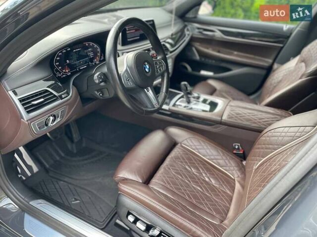Серый БМВ 7 Серия, объемом двигателя 6.59 л и пробегом 85 тыс. км за 85000 $, фото 24 на Automoto.ua