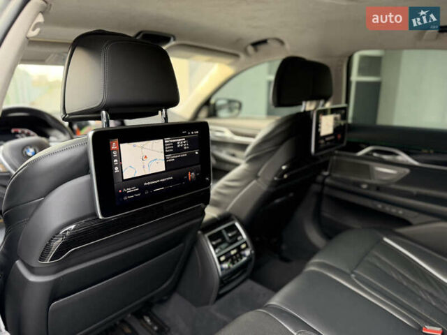 Сірий БМВ 7 Серія, об'ємом двигуна 4.4 л та пробігом 84 тис. км за 77000 $, фото 111 на Automoto.ua