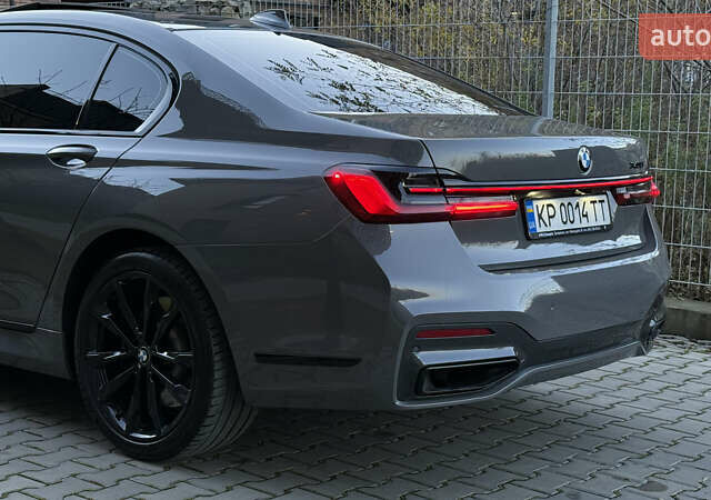 Серый БМВ 7 Серия, объемом двигателя 3 л и пробегом 54 тыс. км за 59000 $, фото 4 на Automoto.ua