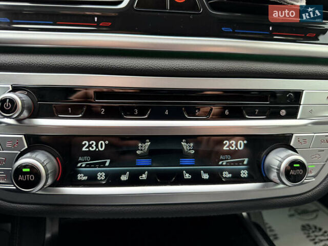 Сірий БМВ 7 Серія, об'ємом двигуна 4.4 л та пробігом 84 тис. км за 77000 $, фото 90 на Automoto.ua