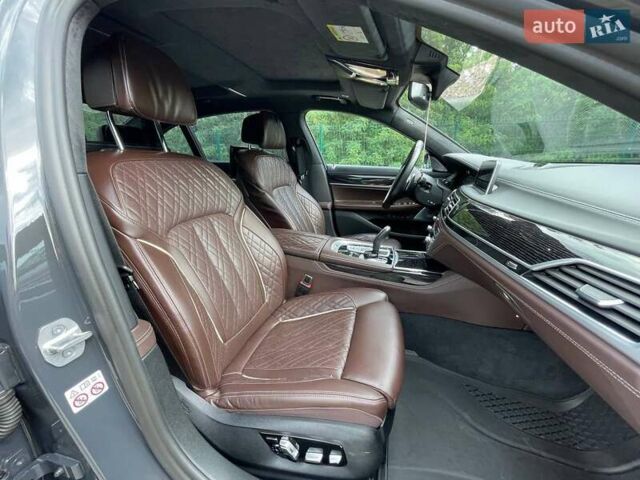 Серый БМВ 7 Серия, объемом двигателя 6.59 л и пробегом 85 тыс. км за 85000 $, фото 32 на Automoto.ua