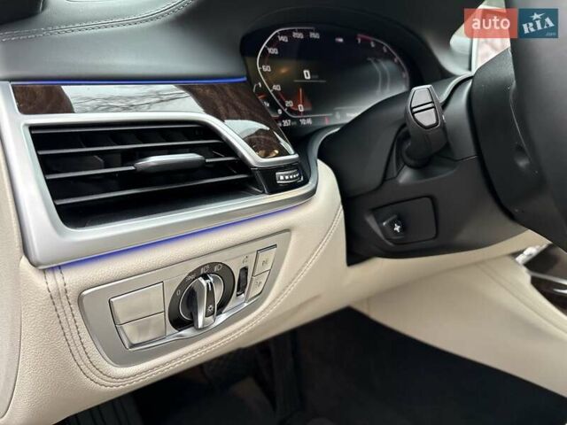 Серый БМВ 7 Серия, объемом двигателя 4.39 л и пробегом 35 тыс. км за 65500 $, фото 68 на Automoto.ua