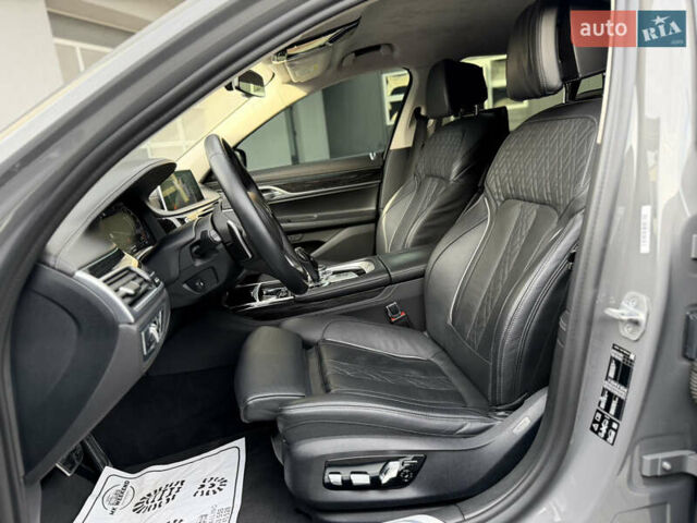 Сірий БМВ 7 Серія, об'ємом двигуна 4.4 л та пробігом 84 тис. км за 77000 $, фото 96 на Automoto.ua