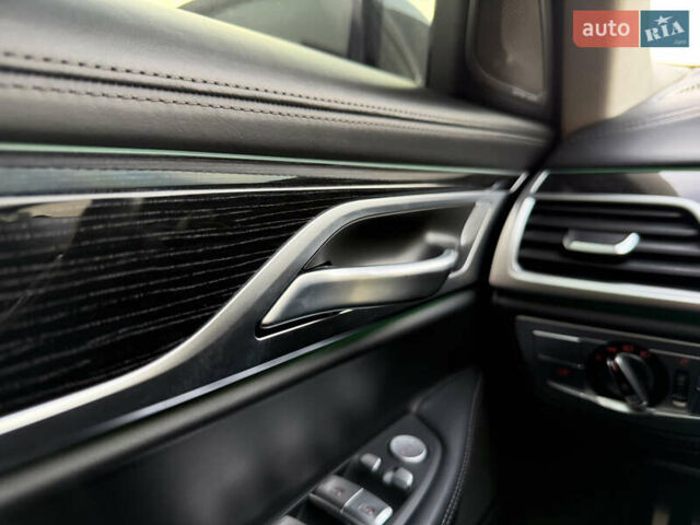 Сірий БМВ 7 Серія, об'ємом двигуна 4.4 л та пробігом 84 тис. км за 77000 $, фото 130 на Automoto.ua