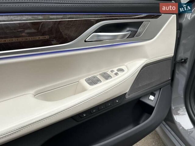 Серый БМВ 7 Серия, объемом двигателя 4.39 л и пробегом 35 тыс. км за 65500 $, фото 62 на Automoto.ua