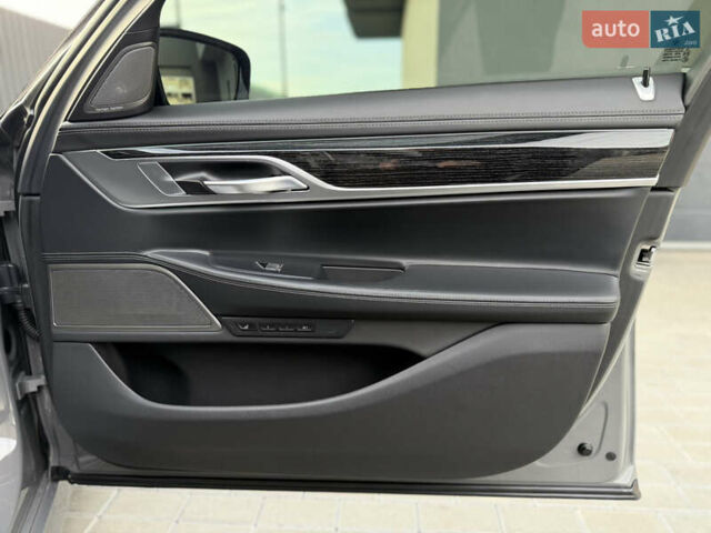 Сірий БМВ 7 Серія, об'ємом двигуна 4.4 л та пробігом 84 тис. км за 77000 $, фото 117 на Automoto.ua