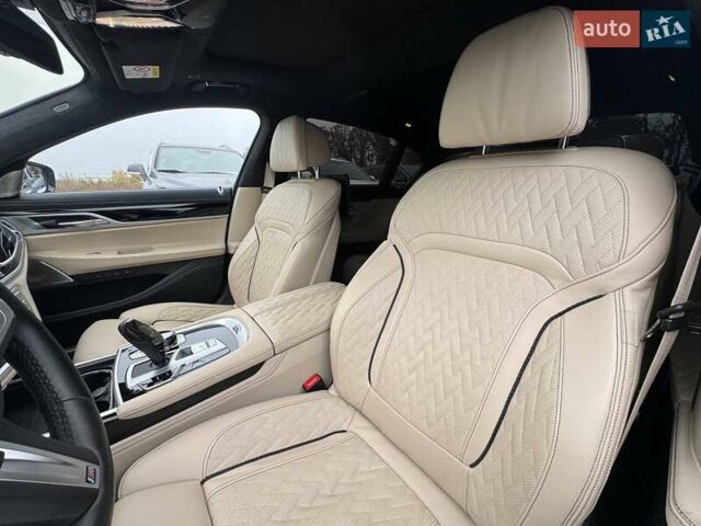 БМВ 7 Серия 2021 в Киеве на Automoto.ua Серый БМВ 7 Серия, объемом двигателя 2.99 л и пробегом 43 тыс. км за 105000 $, фото 37 на Automoto.ua