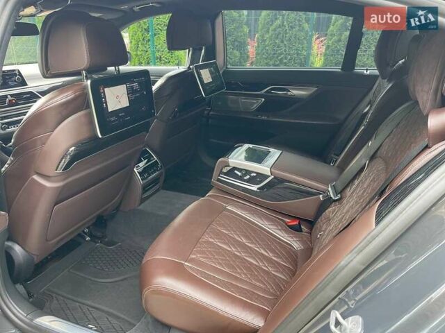 Серый БМВ 7 Серия, объемом двигателя 6.59 л и пробегом 85 тыс. км за 85000 $, фото 18 на Automoto.ua