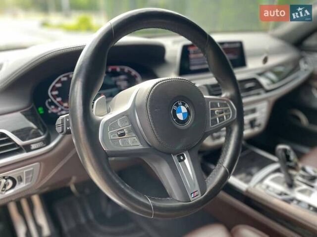 Серый БМВ 7 Серия, объемом двигателя 6.59 л и пробегом 85 тыс. км за 85000 $, фото 29 на Automoto.ua