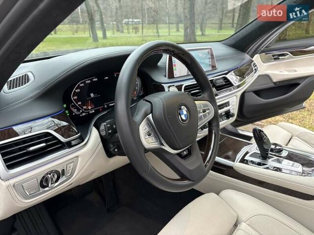 Серый БМВ 7 Серия, объемом двигателя 4.39 л и пробегом 35 тыс. км за 65500 $, фото 64 на Automoto.ua