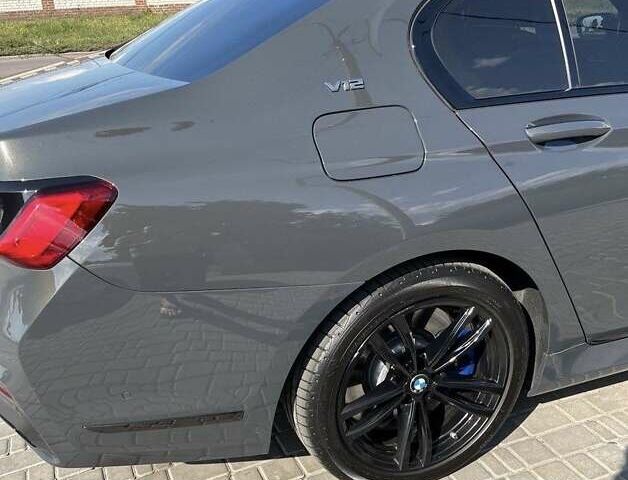 Серый БМВ 7 Серия, объемом двигателя 6.59 л и пробегом 85 тыс. км за 85000 $, фото 41 на Automoto.ua