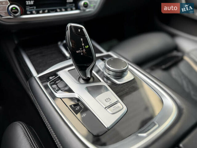 Сірий БМВ 7 Серія, об'ємом двигуна 4.4 л та пробігом 84 тис. км за 77000 $, фото 49 на Automoto.ua