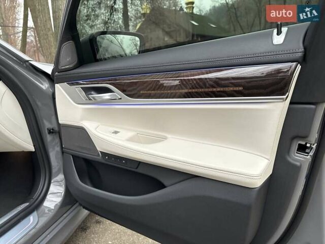 Серый БМВ 7 Серия, объемом двигателя 4.39 л и пробегом 35 тыс. км за 65500 $, фото 35 на Automoto.ua
