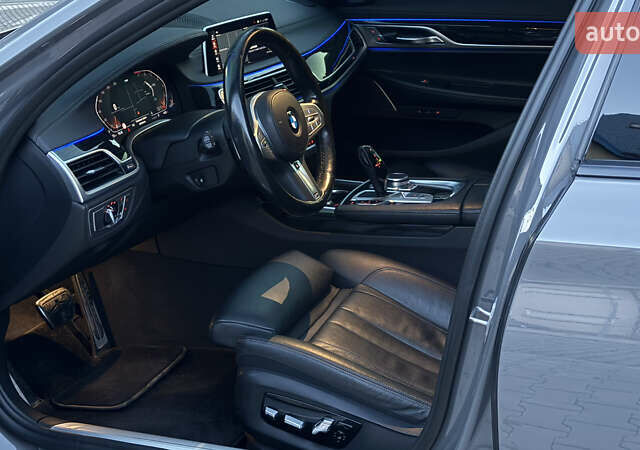 Серый БМВ 7 Серия, объемом двигателя 3 л и пробегом 54 тыс. км за 59000 $, фото 11 на Automoto.ua