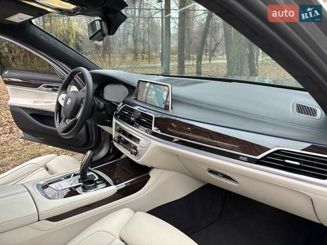 Серый БМВ 7 Серия, объемом двигателя 4.39 л и пробегом 35 тыс. км за 65500 $, фото 32 на Automoto.ua