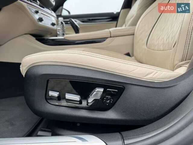 БМВ 7 Серия 2021 в Киеве на Automoto.ua Серый БМВ 7 Серия, объемом двигателя 2.99 л и пробегом 43 тыс. км за 105000 $, фото 35 на Automoto.ua