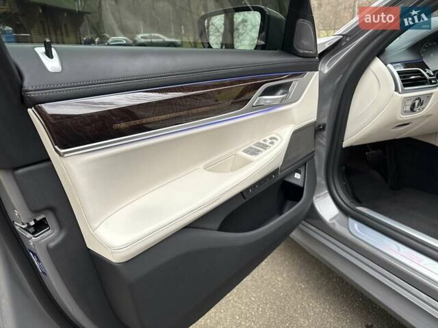 Серый БМВ 7 Серия, объемом двигателя 4.39 л и пробегом 35 тыс. км за 65500 $, фото 57 на Automoto.ua