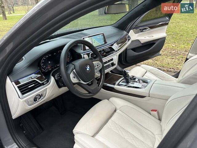 Серый БМВ 7 Серия, объемом двигателя 4.39 л и пробегом 35 тыс. км за 65500 $, фото 61 на Automoto.ua