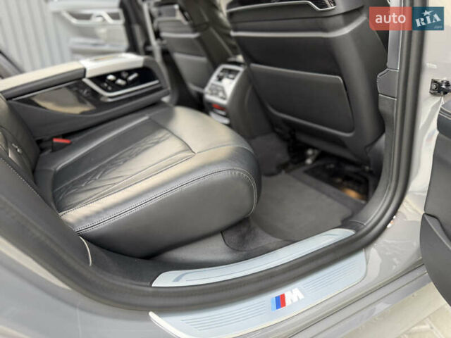 Сірий БМВ 7 Серія, об'ємом двигуна 4.4 л та пробігом 84 тис. км за 77777 $, фото 109 на Automoto.ua