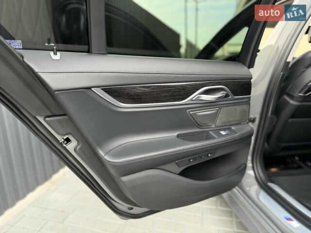Сірий БМВ 7 Серія, об'ємом двигуна 4.4 л та пробігом 84 тис. км за 77000 $, фото 105 на Automoto.ua