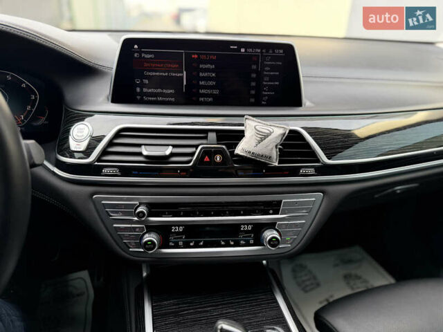 Сірий БМВ 7 Серія, об'ємом двигуна 4.4 л та пробігом 84 тис. км за 77000 $, фото 46 на Automoto.ua