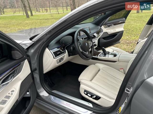 Серый БМВ 7 Серия, объемом двигателя 4.39 л и пробегом 35 тыс. км за 65500 $, фото 58 на Automoto.ua