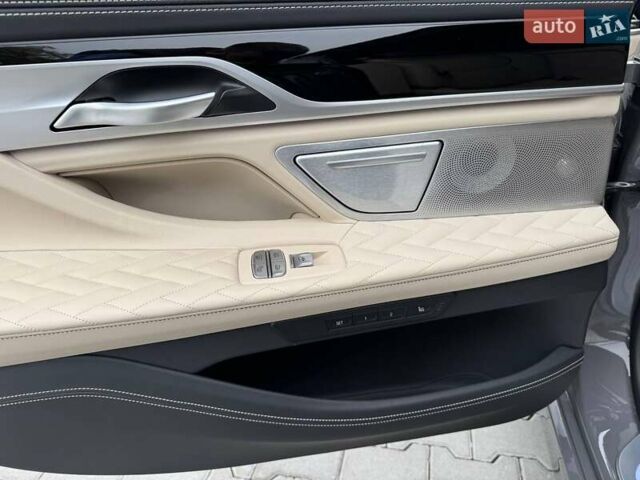 БМВ 7 Серия 2021 в Киеве на Automoto.ua Серый БМВ 7 Серия, объемом двигателя 2.99 л и пробегом 43 тыс. км за 105000 $, фото 44 на Automoto.ua