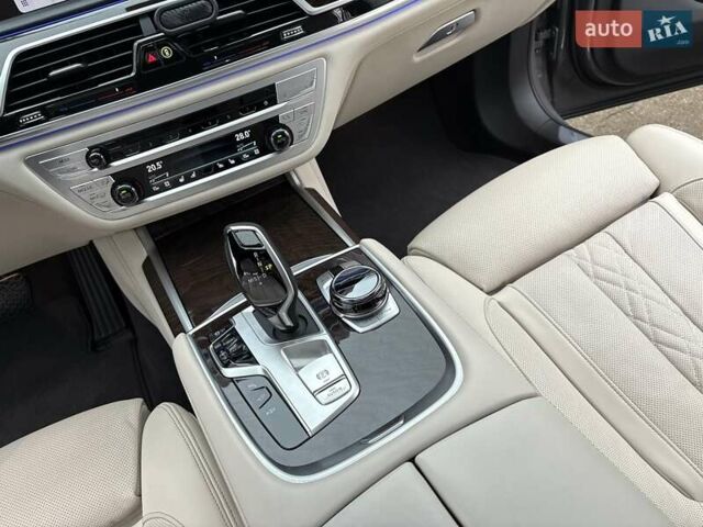 Серый БМВ 7 Серия, объемом двигателя 4.39 л и пробегом 35 тыс. км за 65500 $, фото 55 на Automoto.ua