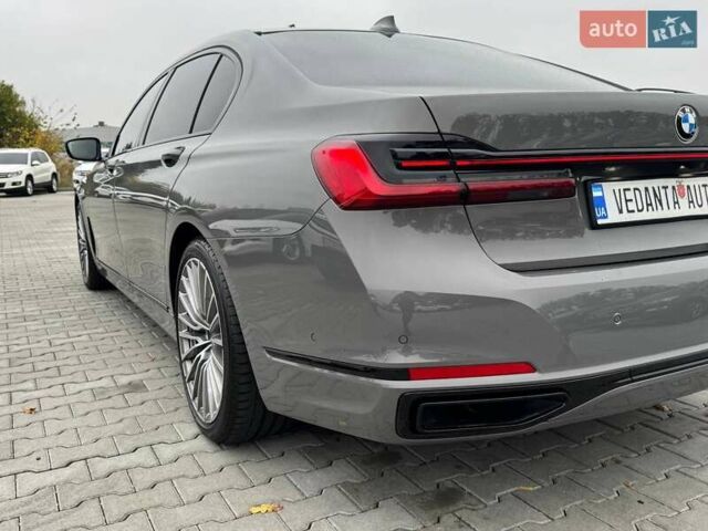 БМВ 7 Серия 2021 в Киеве на Automoto.ua Серый БМВ 7 Серия, объемом двигателя 2.99 л и пробегом 43 тыс. км за 105000 $, фото 10 на Automoto.ua