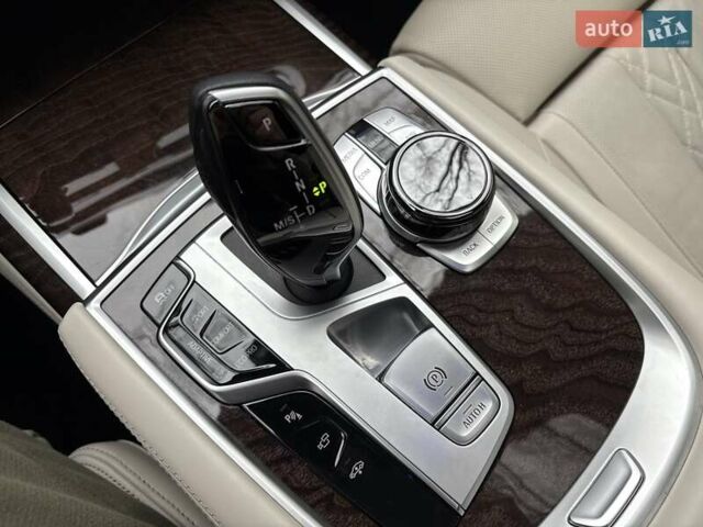Серый БМВ 7 Серия, объемом двигателя 4.39 л и пробегом 35 тыс. км за 65500 $, фото 66 на Automoto.ua