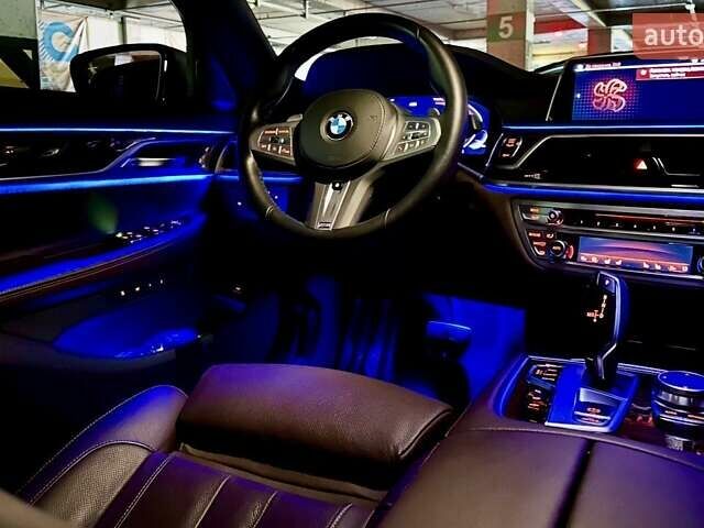 Сірий БМВ 7 Серія, об'ємом двигуна 2 л та пробігом 31 тис. км за 64800 $, фото 98 на Automoto.ua