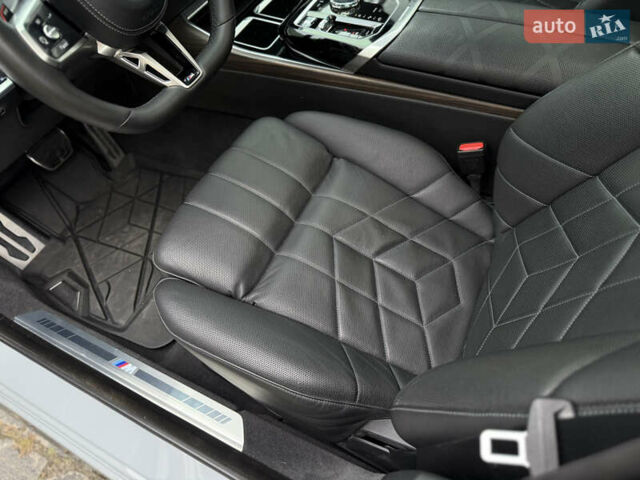 Сірий БМВ 7 Серія, об'ємом двигуна 4.39 л та пробігом 24 тис. км за 118900 $, фото 34 на Automoto.ua