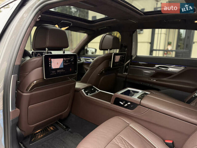 Серый БМВ 7 Серия, объемом двигателя 2.99 л и пробегом 55 тыс. км за 82000 $, фото 49 на Automoto.ua