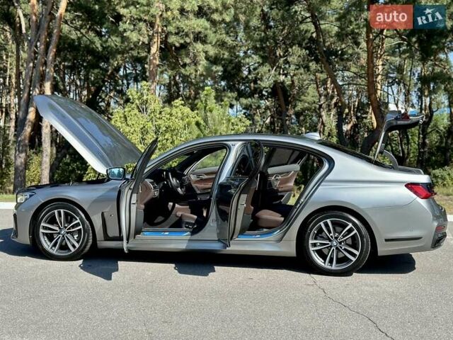 Серый БМВ 7 Серия, объемом двигателя 2 л и пробегом 30 тыс. км за 66800 $, фото 25 на Automoto.ua