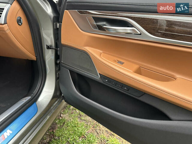 Сірий БМВ 7 Серія, об'ємом двигуна 3 л та пробігом 63 тис. км за 79500 $, фото 8 на Automoto.ua