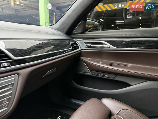 Сірий БМВ 7 Серія, об'ємом двигуна 2.99 л та пробігом 42 тис. км за 86999 $, фото 37 на Automoto.ua