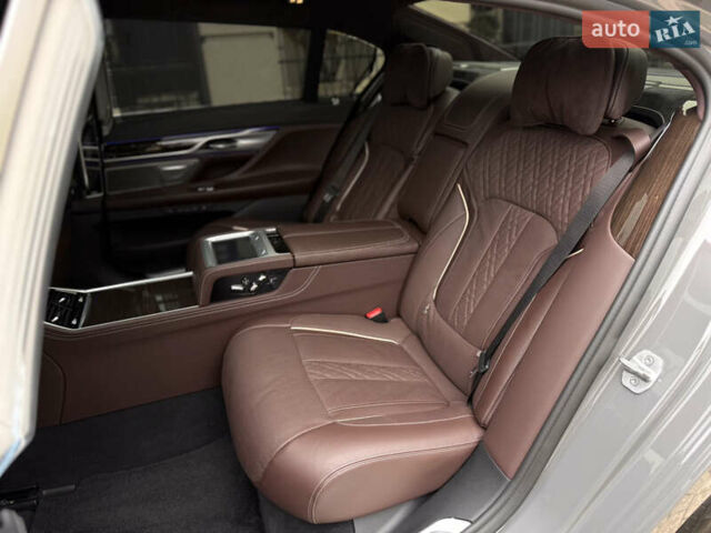 Серый БМВ 7 Серия, объемом двигателя 2.99 л и пробегом 55 тыс. км за 82000 $, фото 51 на Automoto.ua