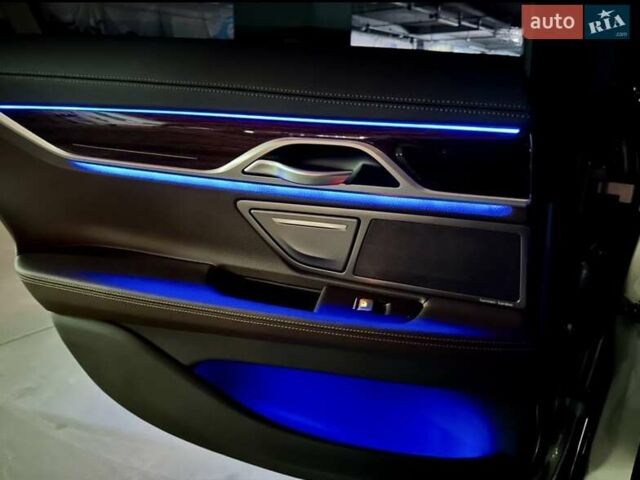 Сірий БМВ 7 Серія, об'ємом двигуна 2 л та пробігом 31 тис. км за 64800 $, фото 99 на Automoto.ua