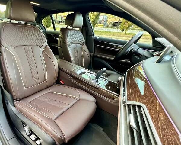 Сірий БМВ 7 Серія, об'ємом двигуна 2.99 л та пробігом 17 тис. км за 85999 $, фото 63 на Automoto.ua