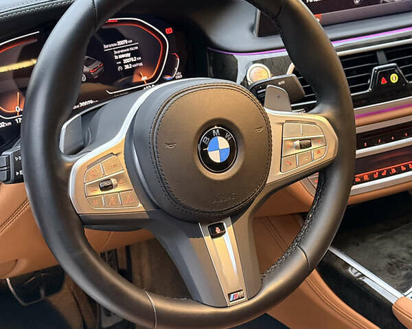 Серый БМВ 7 Серия, объемом двигателя 2.99 л и пробегом 20 тыс. км за 88800 $, фото 24 на Automoto.ua