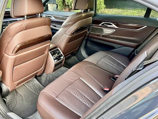 Сірий БМВ 7 Серія, об'ємом двигуна 2.99 л та пробігом 17 тис. км за 85999 $, фото 33 на Automoto.ua