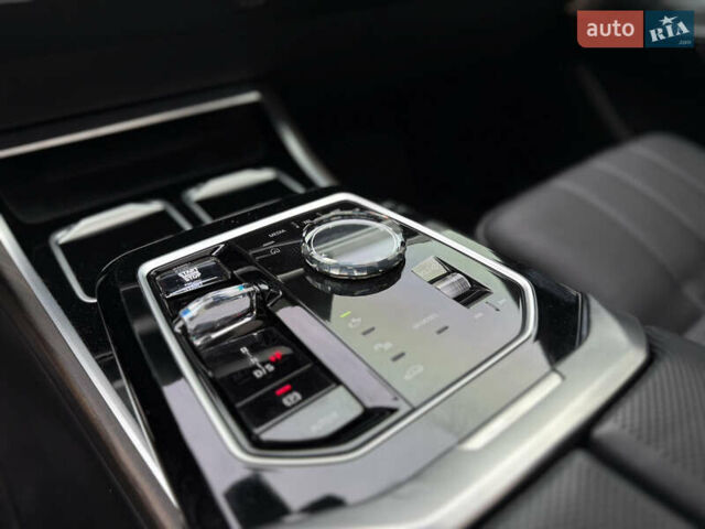 Сірий БМВ 7 Серія, об'ємом двигуна 4.39 л та пробігом 24 тис. км за 118900 $, фото 48 на Automoto.ua