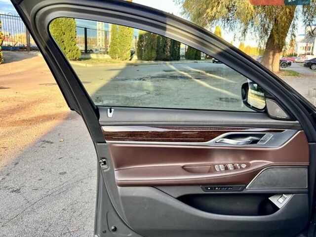 Сірий БМВ 7 Серія, об'ємом двигуна 2.99 л та пробігом 17 тис. км за 85999 $, фото 20 на Automoto.ua