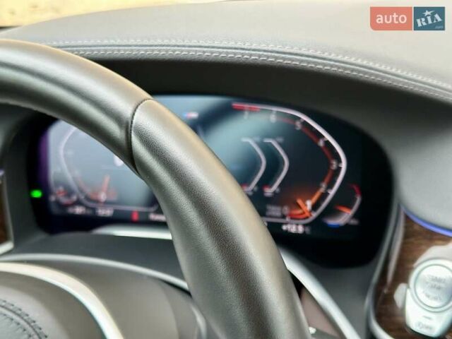 Сірий БМВ 7 Серія, об'ємом двигуна 2 л та пробігом 31 тис. км за 64800 $, фото 64 на Automoto.ua