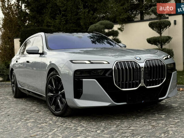 Сірий БМВ 7 Серія, об'ємом двигуна 4.4 л та пробігом 24 тис. км за 121000 $, фото 1 на Automoto.ua