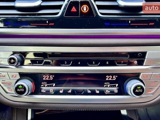 Сірий БМВ 7 Серія, об'ємом двигуна 2.99 л та пробігом 17 тис. км за 85999 $, фото 45 на Automoto.ua