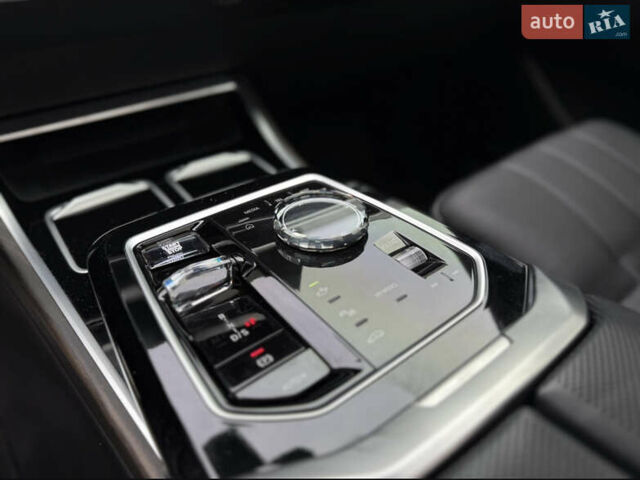 Сірий БМВ 7 Серія, об'ємом двигуна 4.4 л та пробігом 24 тис. км за 121000 $, фото 36 на Automoto.ua