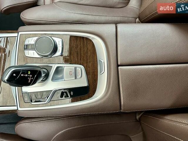 Сірий БМВ 7 Серія, об'ємом двигуна 2 л та пробігом 31 тис. км за 64800 $, фото 60 на Automoto.ua